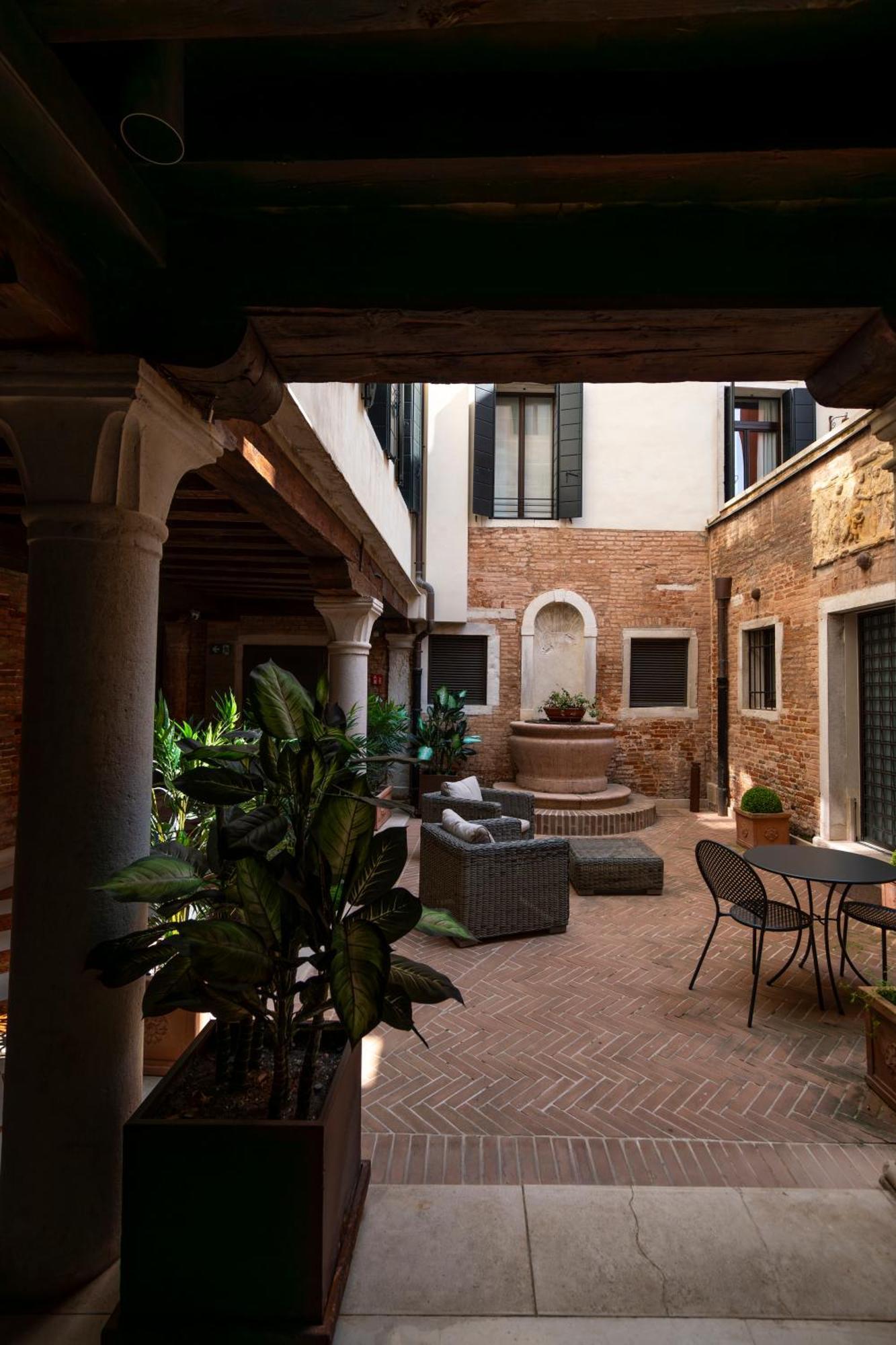 Palazzo Morosini Degli Spezieri - Lifestyle Apartments Veneza Exterior foto
